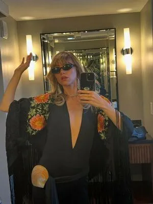 Suki Waterhouse OnlyFans Leaked Free Thumbnail Picture - #1amNEPCXdL