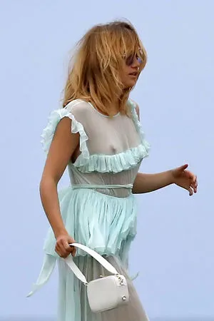 Suki Waterhouse OnlyFans Leaked Free Thumbnail Picture - #7beSdgH86U