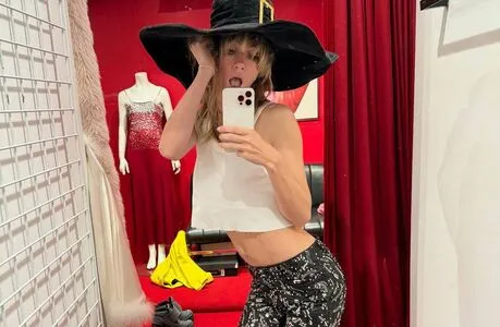 Suki Waterhouse OnlyFans Leaked Free Thumbnail Picture - #9NGI5MrCLs