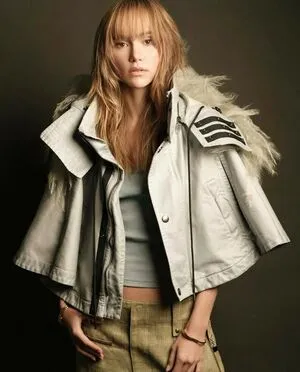 Suki Waterhouse OnlyFans Leaked Free Thumbnail Picture - #9oQBRPUnU1