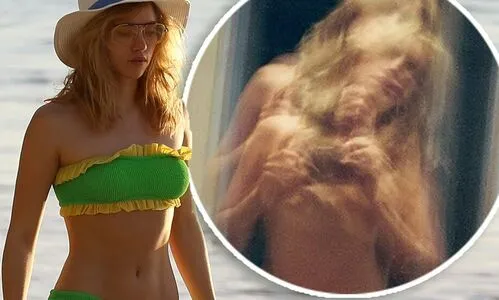 Suki Waterhouse OnlyFans Leaked Free Thumbnail Picture - #BYrrswLLg4