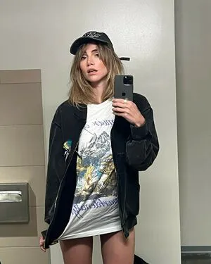 Suki Waterhouse OnlyFans Leaked Free Thumbnail Picture - #BbAQhHH7gE