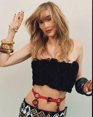 Suki Waterhouse OnlyFans Leaked Free Thumbnail Picture - #WowiTXSwsl