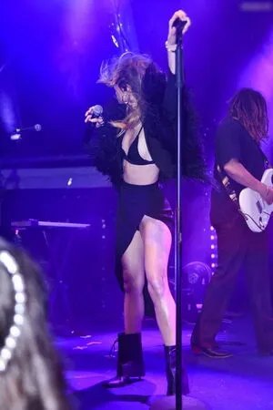 Suki Waterhouse OnlyFans Leaked Free Thumbnail Picture - #bRIknxC4u9