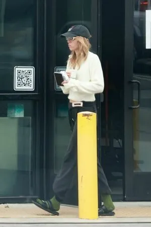 Suki Waterhouse OnlyFans Leaked Free Thumbnail Picture - #fnqSuRo3aE