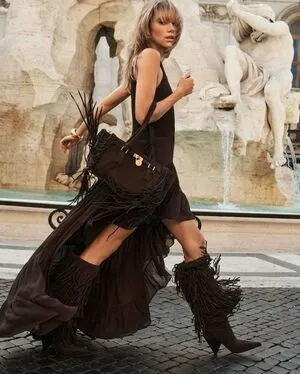 Suki Waterhouse OnlyFans Leaked Free Thumbnail Picture - #g924AHPnXn