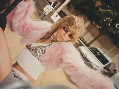 Suki Waterhouse OnlyFans Leaked Free Thumbnail Picture - #jRZKTdO6ht