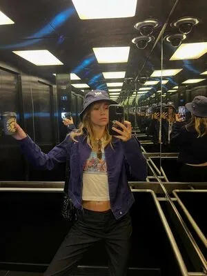 Suki Waterhouse OnlyFans Leaked Free Thumbnail Picture - #m51fWnFjXb