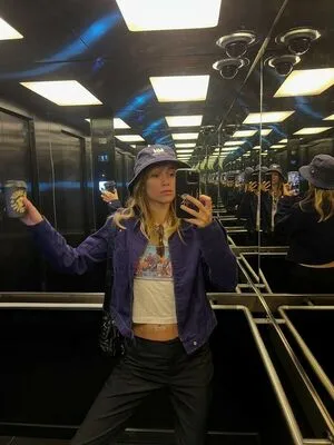 Suki Waterhouse OnlyFans Leaked Free Thumbnail Picture - #o18I91lsxm