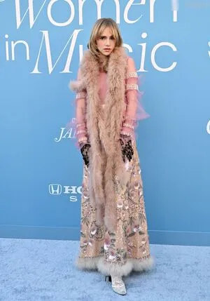 Suki Waterhouse OnlyFans Leaked Free Thumbnail Picture - #s69xOpaPt5
