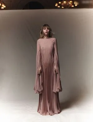 Suki Waterhouse OnlyFans Leaked Free Thumbnail Picture - #sevsjawp2O