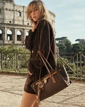 Suki Waterhouse OnlyFans Leaked Free Thumbnail Picture - #tBRveEXAYL