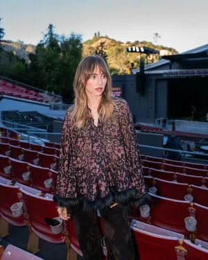 Suki Waterhouse OnlyFans Leaked Free Thumbnail Picture - #tazNPecIFs