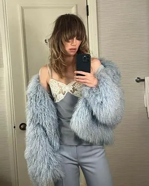 Suki Waterhouse OnlyFans Leaked Free Thumbnail Picture - #v9IdQu2ZBg