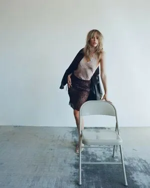 Suki Waterhouse OnlyFans Leaked Free Thumbnail Picture - #x2rjpQBizC