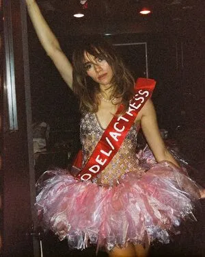 Suki Waterhouse OnlyFans Leaked Free Thumbnail Picture - #xCbF7xCKNn