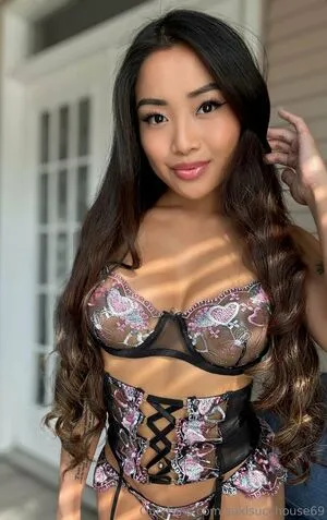 Sukisucchouse69 OnlyFans Leaked Free Thumbnail Picture - #4M3ZaEcoob