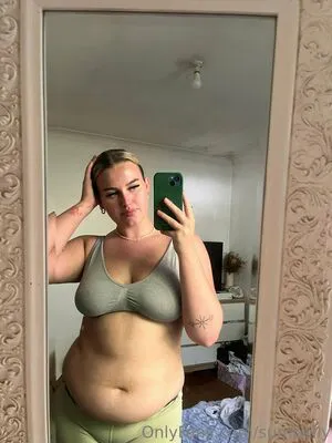Sumbelly OnlyFans Leaked Free Thumbnail Picture - #EMapAImIC8