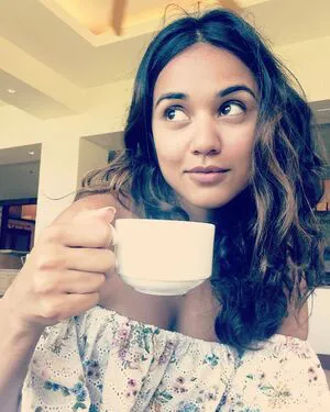 Summer Bishil OnlyFans Leaked Free Thumbnail Picture - #3kkoouk6Y0