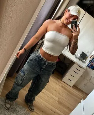 Sunkissed Venus OnlyFans Leaked Free Thumbnail Picture - #F7b67deOp5