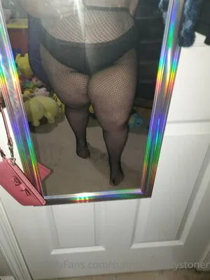 Sunnisoftbodystoner OnlyFans Leaked Free Thumbnail Picture - #x0ZW4fTar3