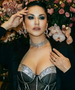 Sunnyleone OnlyFans Leaked Free Thumbnail Picture - #ek6A8oP8IY