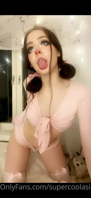 Supercoolasilversara OnlyFans Leaked Free Thumbnail Picture - #SC2VRmwXXs