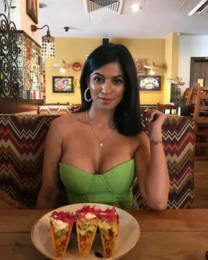 Sureet Kular OnlyFans Leaked Free Thumbnail Picture - #ImPktFoUPB