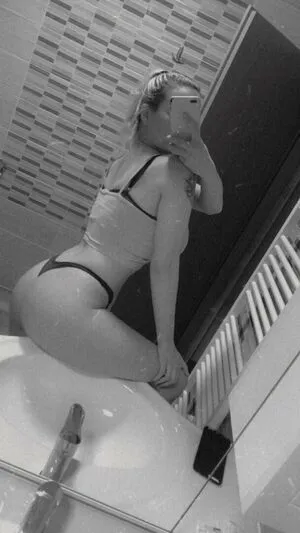 Suzizvonar OnlyFans Leaked Free Thumbnail Picture - #ibJsRqRK9T