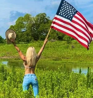 Swamp Barbee OnlyFans Leaked Free Thumbnail Picture - #yAAtBLKHr1