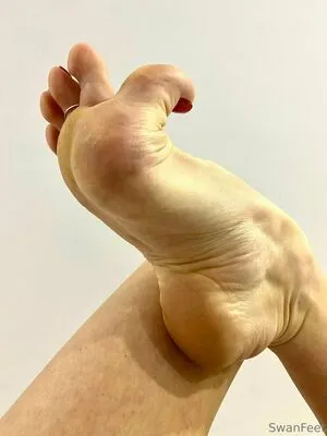 Swanfeet OnlyFans Leaked Free Thumbnail Picture - #mL1hBIV6kX