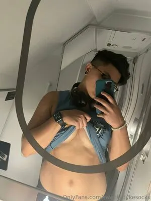 Sweatydykesocks OnlyFans Leaked Free Thumbnail Picture - #4Pd9k5b3U1