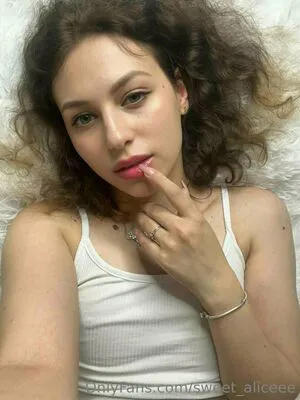 Sweet Aliceee OnlyFans Leaked Free Thumbnail Picture - #p7rSq1vqMC