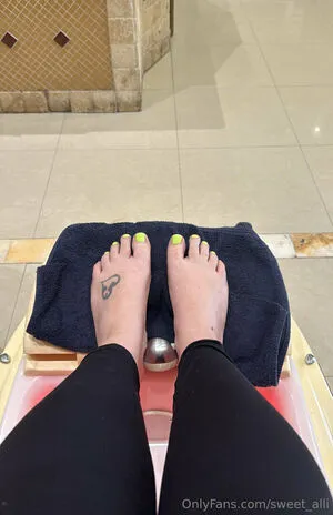 Sweet Alli OnlyFans Leaked Free Thumbnail Picture - #f7T69MOQw3