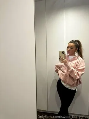 Sweet Berry Free OnlyFans Leaked Free Thumbnail Picture - #3uvcRxWZZw