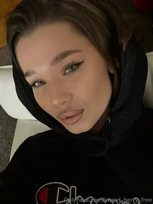 Sweet Berry Free OnlyFans Leaked Free Thumbnail Picture - #KQoRARn2p6