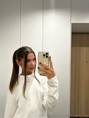 Sweet Berry Vip OnlyFans Leaked Free Thumbnail Picture - #FlKOKCAouS