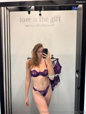 Sweet Honey Kiss OnlyFans Leaked Free Thumbnail Picture - #3RjeCsGTqp