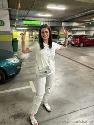 Sweetanishafree OnlyFans Leaked Free Thumbnail Picture - #c5AQtnIfwc