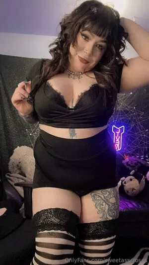 Sweetass Roses OnlyFans Leaked Free Thumbnail Picture - #0JHJbr1AAq