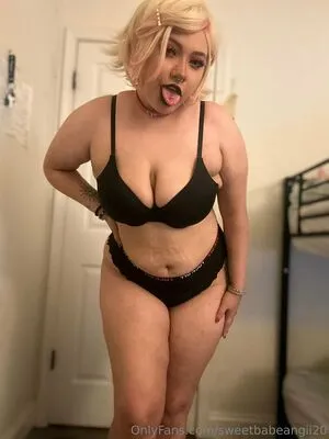 Sweetbabeangii20 OnlyFans Leaked Free Thumbnail Picture - #BOoc2ExTUM