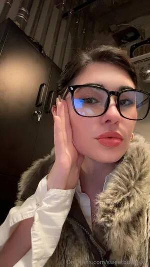 Sweetbutsavvy OnlyFans Leaked Free Thumbnail Picture - #lrtYx92K8F