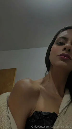 Sweetclassyfree OnlyFans Leaked Free Thumbnail Picture - #Vk8tWAVELu