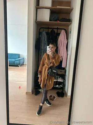 Sweetemm OnlyFans Leaked Free Thumbnail Picture - #FEGFtFwnV1