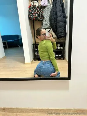 Sweetemm OnlyFans Leaked Free Thumbnail Picture - #YrYZ6six6z