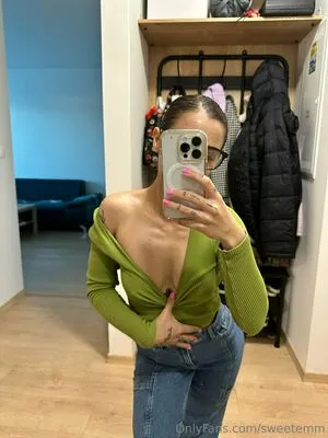 Sweetemm OnlyFans Leaked Free Thumbnail Picture - #wi9J1YGIe4