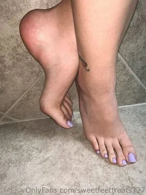Sweetfeettreats727 OnlyFans Leaked Free Thumbnail Picture - #DLHNANlT50