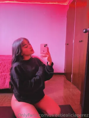 Sweetiealiciaperez OnlyFans Leaked Free Thumbnail Picture - #gaOsJULIsY