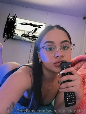 Sweetiealiciaperez OnlyFans Leaked Free Thumbnail Picture - #hPShlyq05n