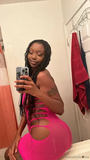 Sweetlyfeofsia OnlyFans Leaked Free Thumbnail Picture - #4hwufaIghb